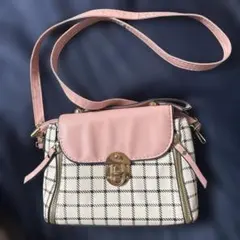 チェック柄ショルダーバッグ ホワイト/ピンク色合いが春らしい小ぶりのバッグです
