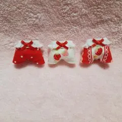 赤ちゃん　お洋服　フリルサロペット三点セット　赤色いちご水玉　リボン