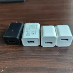 USB-A充電器 黒 白 1ポート　4個セット