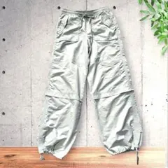 【ZARA】ナイロン 100% パラシュートカーゴパンツ（XS）ライトグレーか