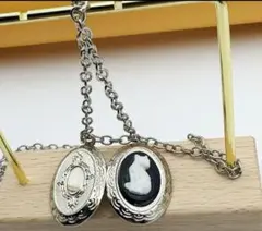 猫モチーフ(=^・・^=) ロケットペンダント