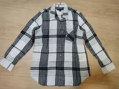 チェックシャツ