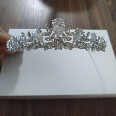 ティアラ　ネックレス　イヤリング　3点セット