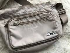 スヌーピー ショルダーバッグ ベージュ 刺繍入り