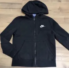 NIKE ナイキ パーカー 黒 フルジップ ワンポイントロゴ 130cm 古着