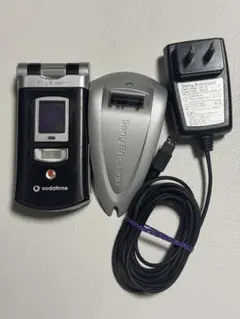 【ジャンク】Vodafone 802SE 本体・充電器・卓上ホルダ付のサムネイル