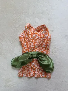 犬服 オレンジ文字模様 フリル付き