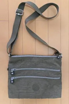 Kipling ショルダーバッグ オリーブグリーン