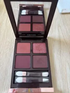 【超美品】TOM FORD アイシャドウパレット　トムフォードのサムネイル