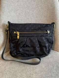 【美品】russet ショルダーバッグ モノグラム ブラックのサムネイル