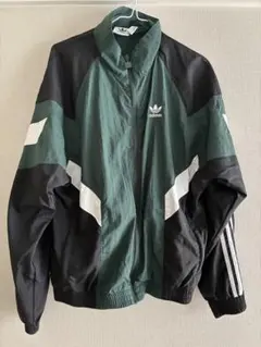 adidas トラックナイロンジャケット