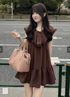 ブラウン リボン付きフリルワンピース