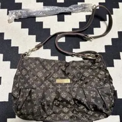 russetナイロン製ブラウンショルダーバッグ