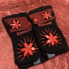 Rintosull 花柄指なしヨガソックス 黒/赤
