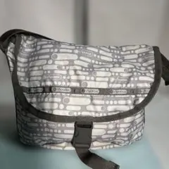 LeSportsac ショルダーバッグ グレー系 総柄のサムネイル