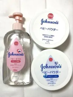 ジョンソン&ジョンソン　ベビーパウダー　140g 2個➕ベビーオイル300ml