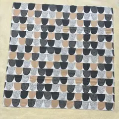 ［新品未使用］カウニステ　幾何学模様の綿生地 黒 ベージュ