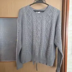 GU グレー ケーブル編みセーター