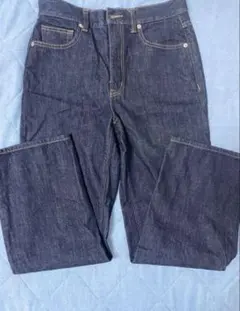 ハイライズストレートジーンズ　GU