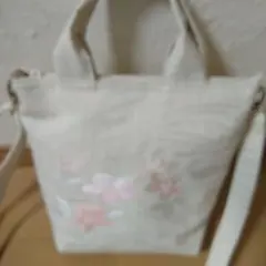 帯リメイク外ポケット付き2ウェイバッグ(アイボリーにブルーのラインに上品な花柄)