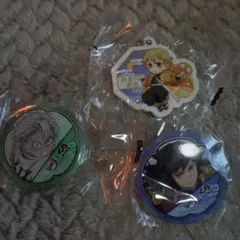 鬼滅の刃 缶バッジ2個.キーホルダーセット