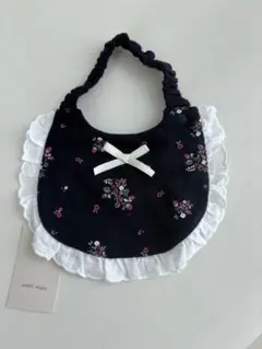 petit main 花柄スタイ ネイビー　50