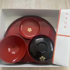 赤い花模様の漆器の皿セット - メルカリ