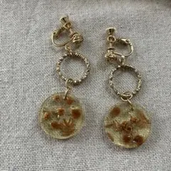 レジン　ハンドメイドイヤリング　フラワー　 ミモザ