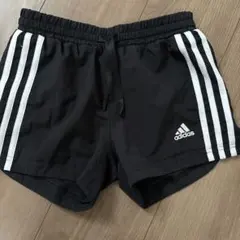 adidas ショートパンツ 130cm
