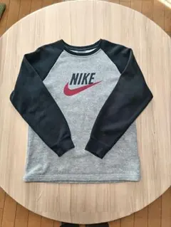 キッズNIKE トレーナー Lサイズ グレー/ブラック