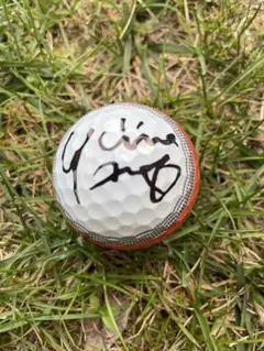 女子プロゴルファー 荒木優奈　サインボール TaylorMadeのサムネイル