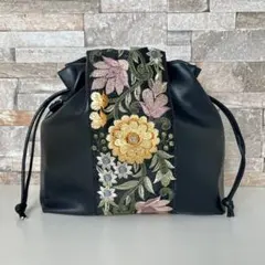 ハンドメイド⭐︎レザー⭐︎巾着バッグ⭐︎インド刺繍リボン⭐︎ブラック