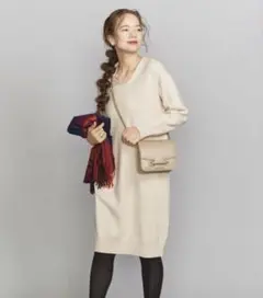 21日まで出品最終価格　b&y コットンウールVネックニットワンピース