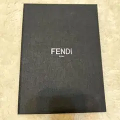 FENDI ロゴ入り