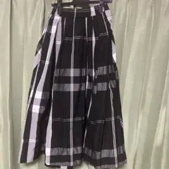 チェック柄ロングギャザースカート 黒 ￼白 グレー