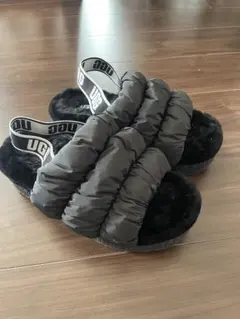 完売！UGG ブラックファーサンダル　24センチ！