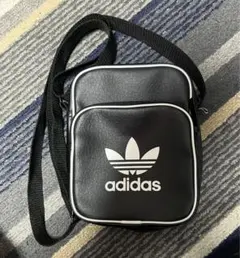 アディダスオリジナルス　バッグ　ショルダー
