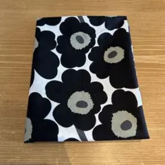 marimekko ミニ・ウニッコ　ブラック　コットン100% 85㎝×65㎝