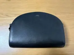 A.P.C. ハーフムーン　ショルダーバッグ　ブラック