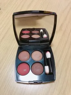 シャネル レ キャトル オンブル 268 カンドゥール エ エクスペリヤンス