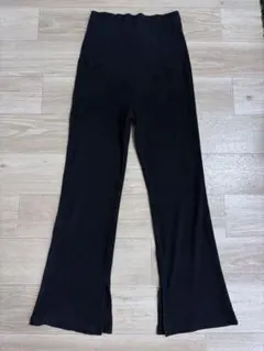 マタニティ　リブフレアパンツ ブラック　股下短め