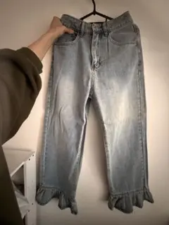 フレア裾ライトブルーデニムパンツ