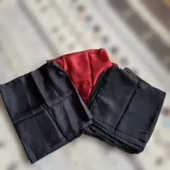 赤、紺ぽい黒、黒の裏地