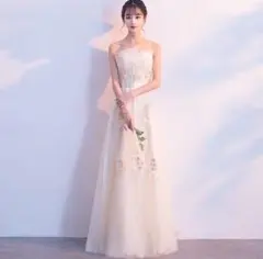 ウェディングドレス　二次会ドレス　チュール　刺繍
