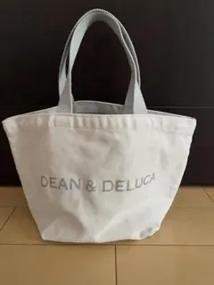 美品　DEAN&DELUCA ディーン&デルーカ ライトグレー ラメロゴ