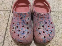 クロックス J2 20センチピンク 花柄 サンダル キッズサイズ
