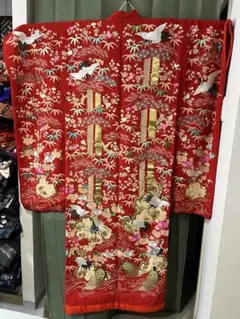 中古 色打掛 かなりの年代モノ 白地金駒刺繍 アンティーク 美品 - メルカリ