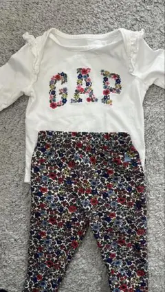GAP フラワープリントロンパースとレギンスのセット 6-12ヶ月