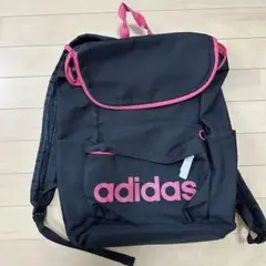 adidas リュック 黒ピンク