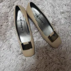☆週末値下げ☆LANCEL ベージュ スクエアトゥパンプスのサムネイル